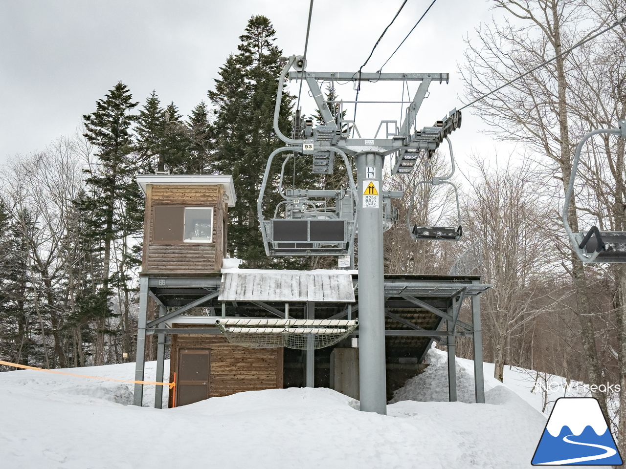 桂沢国設スキー場｜非情なほどに待ってくれない今冬の雪解け...。まだ少しだけ冬の気配が残る